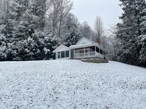 Exterior - Restored 1800s Farmhouse in Beautiful Hocking Hills (Rockbridge)