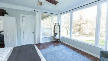 4 bedrooms, free WiFi, bed sheets