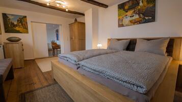 2 bedrooms, travel crib, WiFi, bed sheets