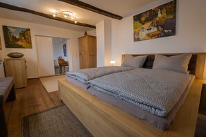 2 Schlafzimmer, Reisekinderbett, WLAN, Bettwäsche
