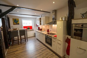 Køleskab, mikrobølgeovn, ovn, opvaskemaskine