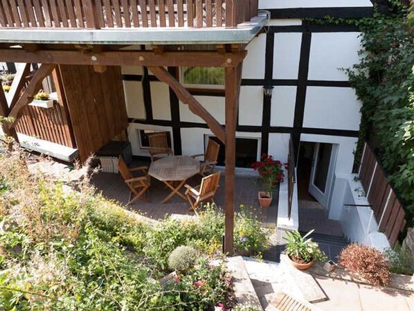 Unclassified image, 1 of 17, button