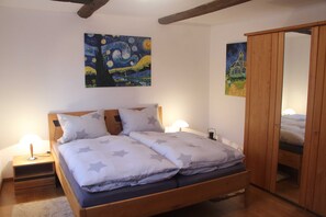 2 bedrooms, travel crib, WiFi, bed sheets