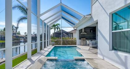 2017 waterfront home w/ pool/spa/two main suites