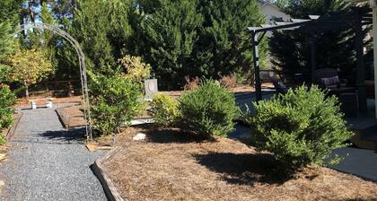 Located in # 6 golf community, close to First Health Moore Regional Hospital.