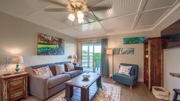 Condo, 2 Bedrooms | Living room
