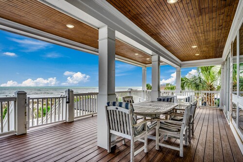 🌊🌞Oceanfront | Private Pool, Hot Tub + Outdoor Kitchen | The Oasis
