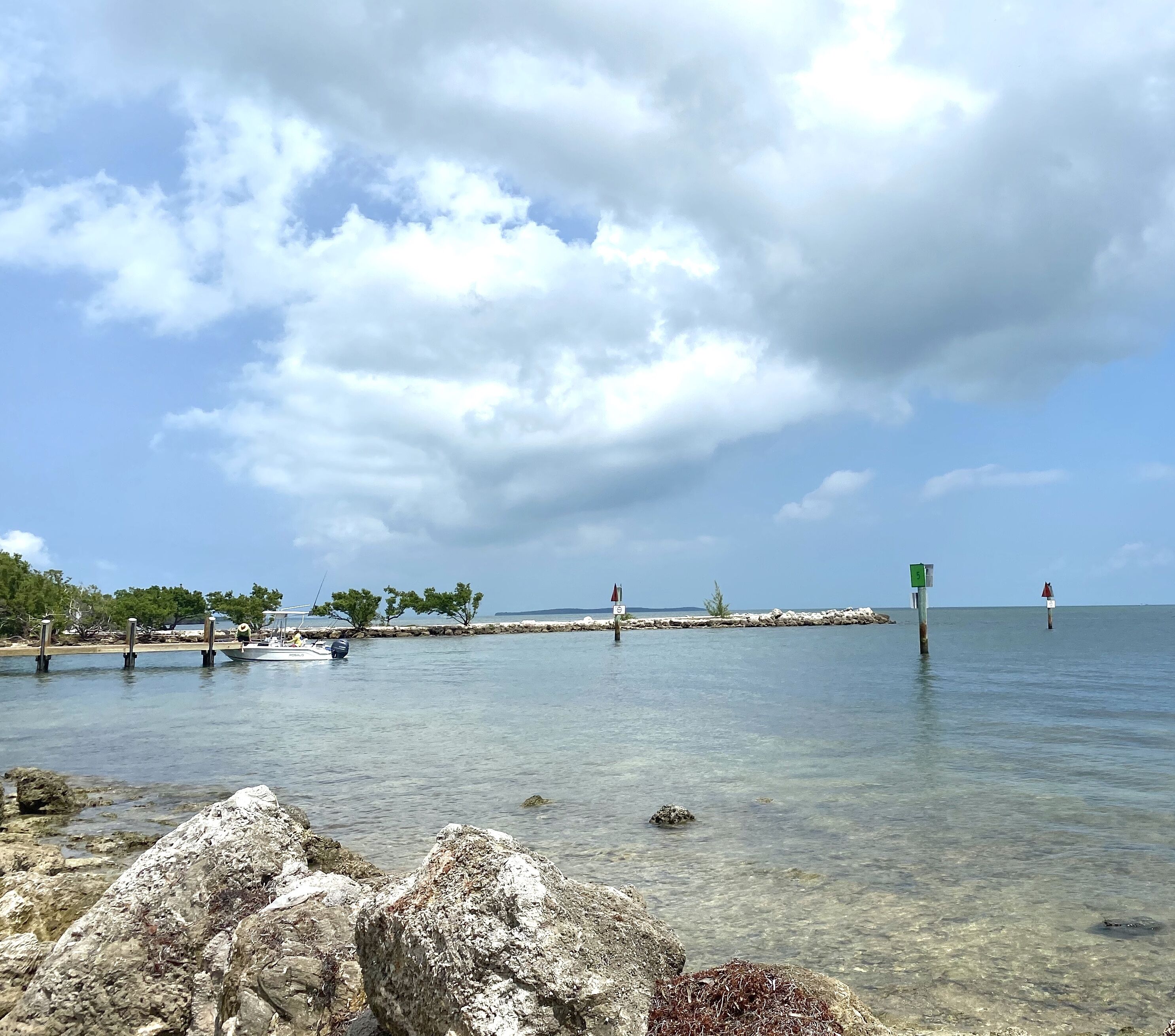 Beach nearby, sun loungers, beach towels