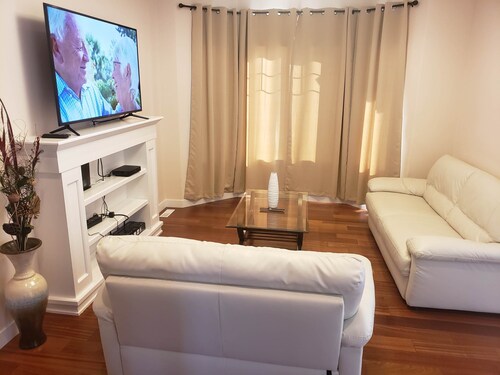 Stylish Heritage Apt Ideal For Long Stays - 3 BR with Jacuzzi