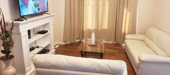 Stylish Heritage Apt Ideal For Long Stays - 3 BR with Jacuzzi