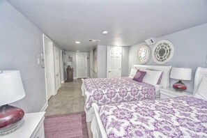 7 bedrooms, desk, iron/ironing board, free WiFi - Spacious 7BR Retreat – Near Downtown & Six Flag7 (Atlanta)