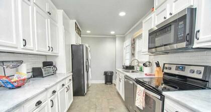 Large Home close to Six Flags & Downtown ATL