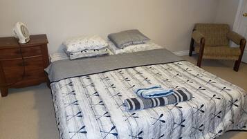 3 bedrooms, iron/ironing board, WiFi, bed sheets