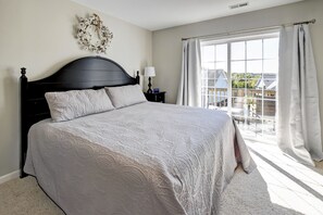 3 bedrooms, iron/ironing board, travel cot, WiFi - Ridge Retreat 42  Sleeps 8 + Crib. NEW HOT TUB (Taylorsville)