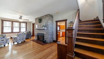 Smart TV, fireplace, DVD player, books