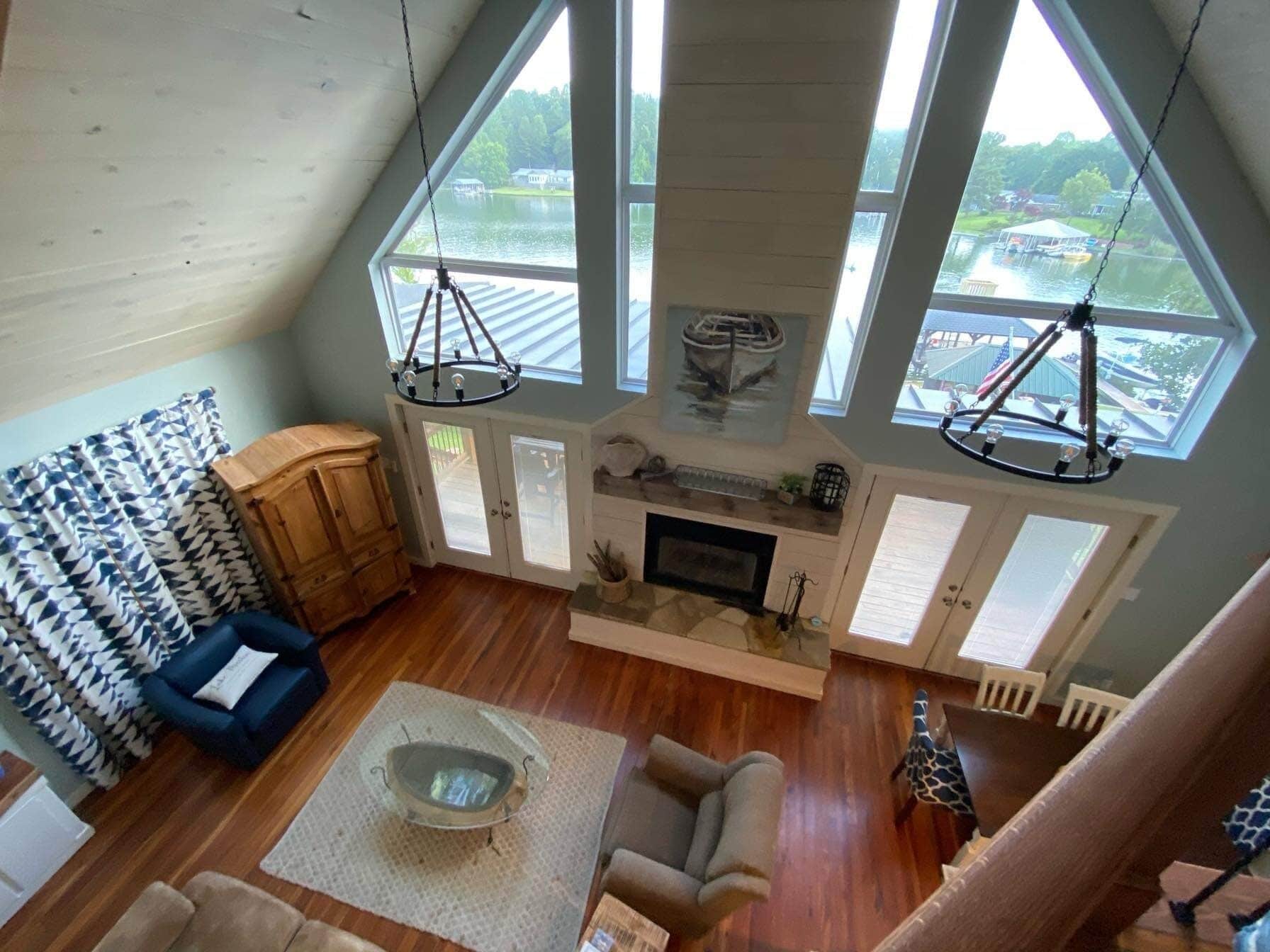 Big Blue at Lake Martin! Family Lake Home, 2 masters, Bedswing, Firepit