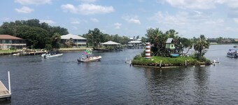 MANATEE WATCH DEN 1 BEDROOM PET FRIENDLY