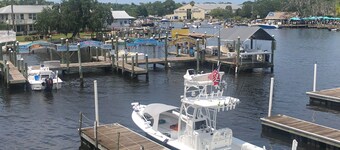 MANATEE WATCH DEN 1 BEDROOM PET FRIENDLY