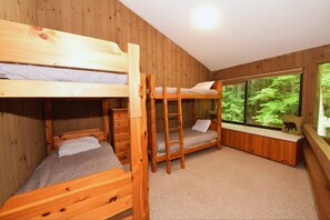 3 habitaciones, cuna de viaje, wifi gratis y ropa de cama 