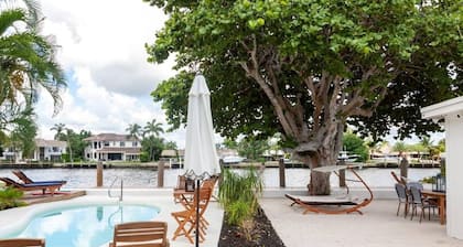 Beautiful Waterfront Condo on Canal with Pool & Walk to Beach! Boat Watch! 2b/2b