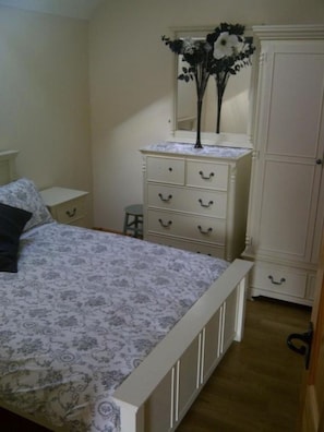 Cottage | 3 bedrooms, free WiFi, bed sheets