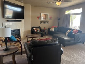 Smart TV - "Desert Blossom"- Exceptionally Relaxing Vacation Destination! (St. George)