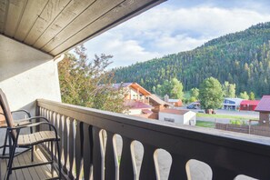 Property grounds - Tadala Red River Retreat (Summit View) (Red River)