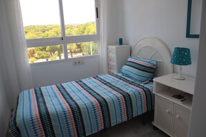 3 chambres, fer et planche à repasser, accès au Wi-Fi (inclus)