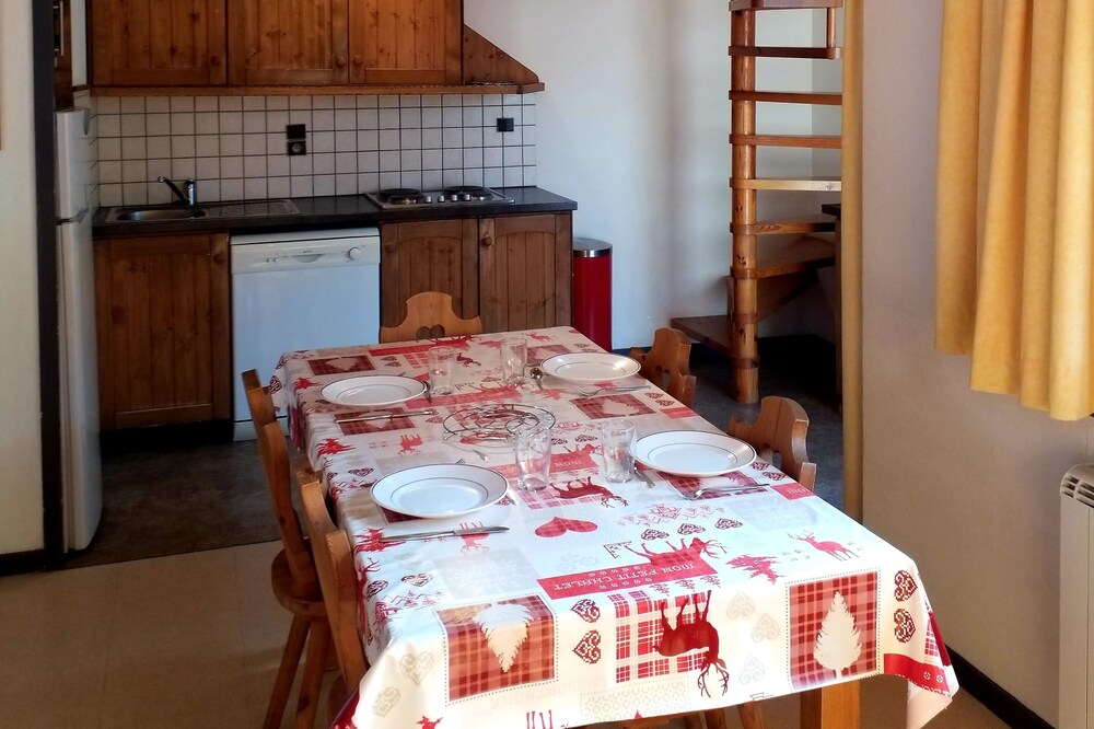 Very bright duplex located 150 m from the foot of the Val Cenis Lanslebourg slope