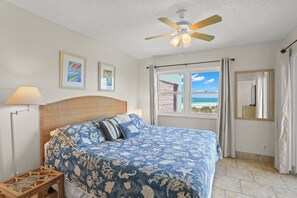 1 bedroom, iron/ironing board, free WiFi, bed sheets - 🌿 Select View Condo — Gulf Strand Resort, St. Pete Beach (St Pete Beach)