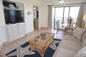 Fernseher, DVD-Player, Stereoanlage