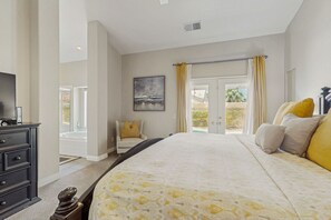 3 quartos, ferros/tábuas de passar roupa, acesso à internet