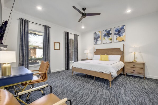 2 bedrooms, in-room safe, desk, iron/ironing board