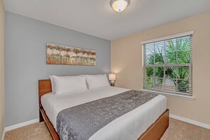 5 chambres, lit de bébé portatif, Wi-Fi, literie fournie