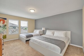 6 bedrooms, travel cot, WiFi, bed sheets
