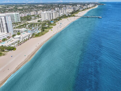 Beautiful Waterfront Condo on Canal with Pool & Walk to Beach! Boat Watch! 1b/1b