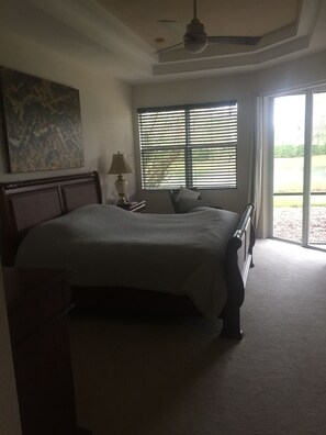 3 slaapkamers, een strijkplank/strijkijzer, wifi, beddengoed