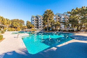 Outdoor pool - Cheerful & Bright Spacious End Unit - Oceanfront, Porch w/ View,  Pool (Hilton Head Island)