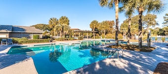 213 Sea Cloisters-Oceanfront condo-just steps to beach