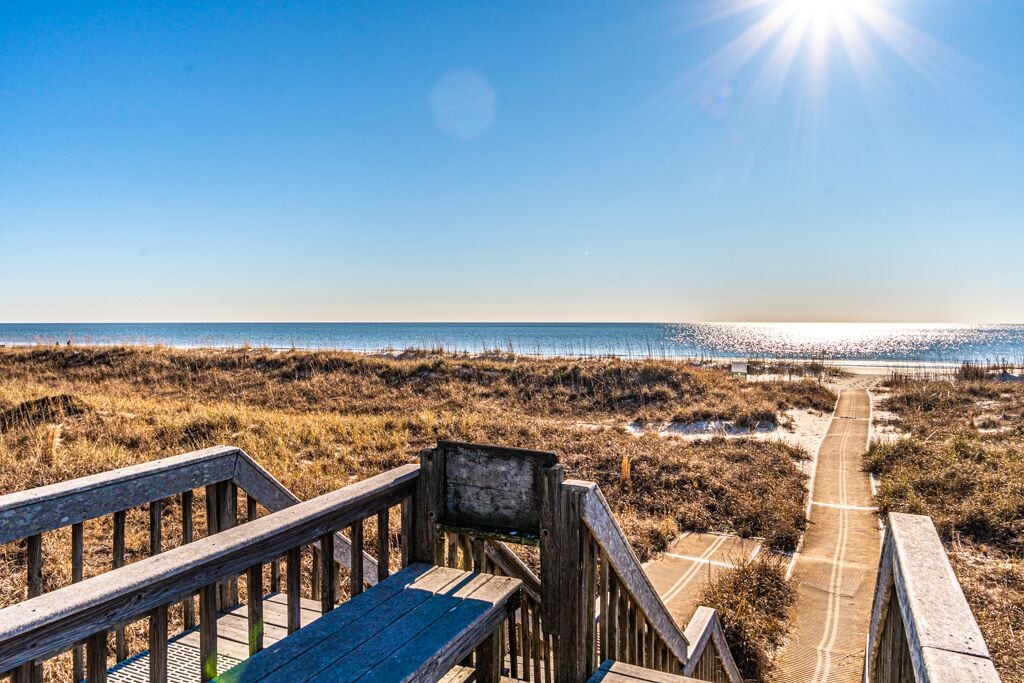 Easy walkway delivers you to sand very quickly (30 second walk)!