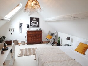 Family Room (La chambre Africaine) | Individually decorated, iron/ironing board, free cribs/infant beds - Jardin de Mathilde (Nangis)