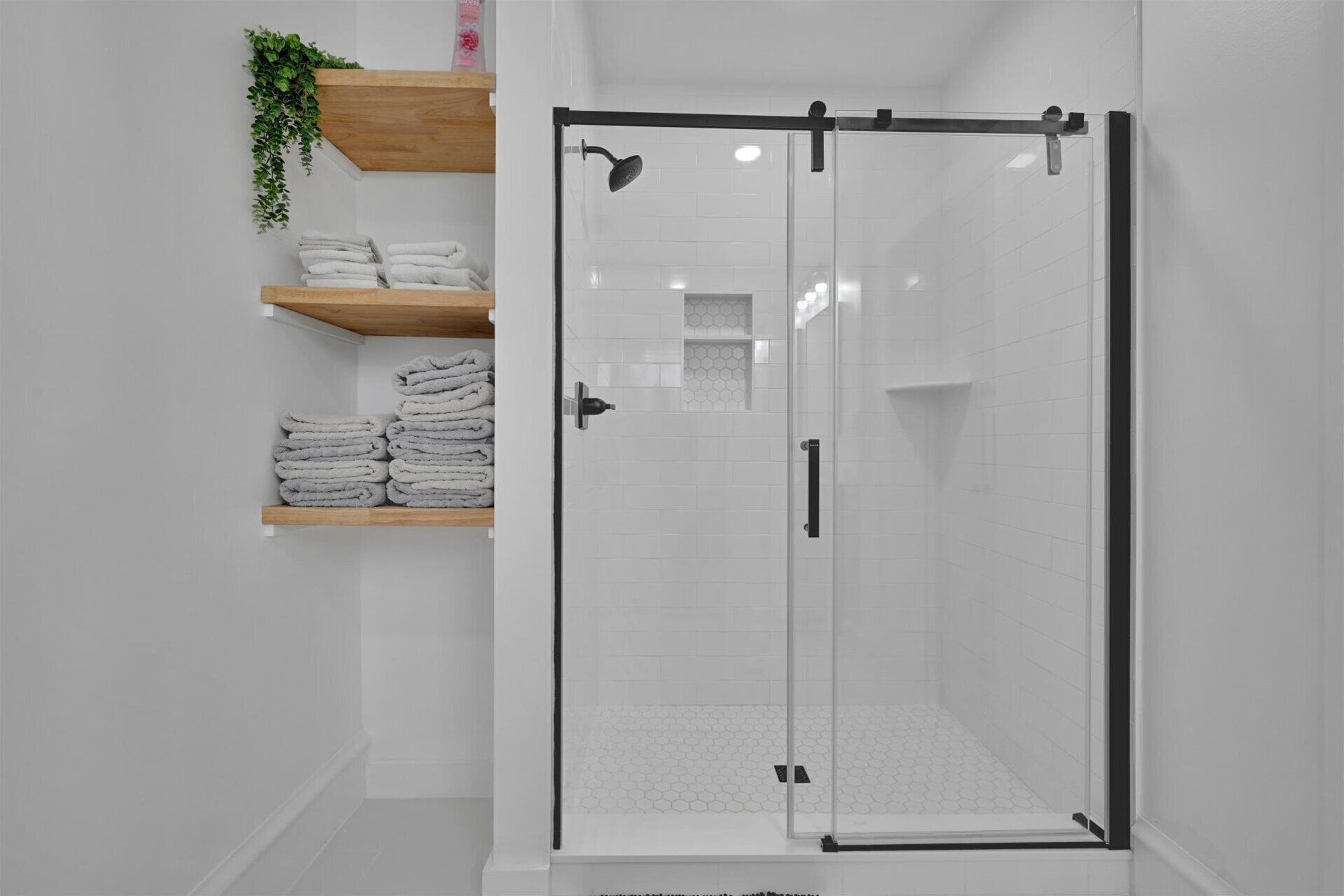 Combined shower/tub, hair dryer, towels, soap