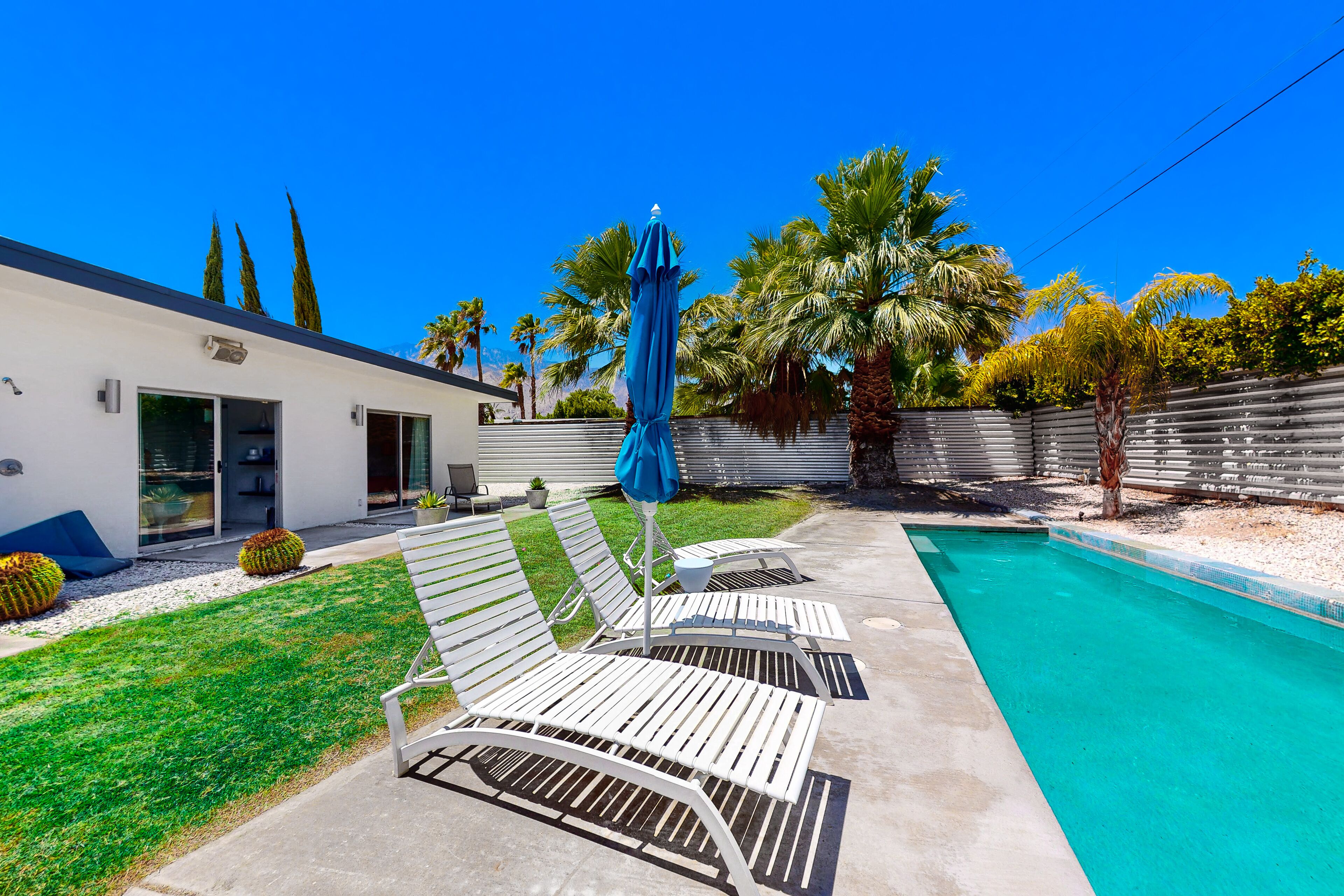 Elegant Wexler home with private outdoor pool & spa - 2 dogs welcome