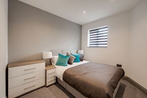 5 chambres, bureau, fer et planche à repasser, accès au Wi-Fi (inclus)