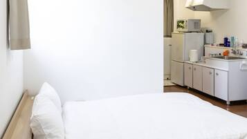 1 bedroom, WiFi (free), bed sheets