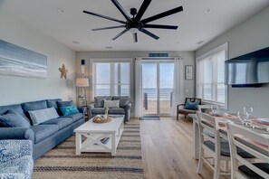 Smart TV, table tennis, stereo