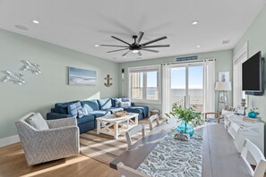 智能電視、乒乓球設施、音響