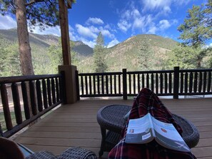 Property grounds - Perfect Pike's peak basecamp location & spacious luxury for active family/group (Cascade-Chipita Park)