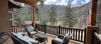 Perfect Pike's peak basecamp location & spacious luxury for active family/group