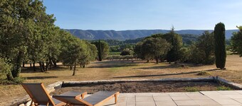 Splendid Provencal property with breathtaking views